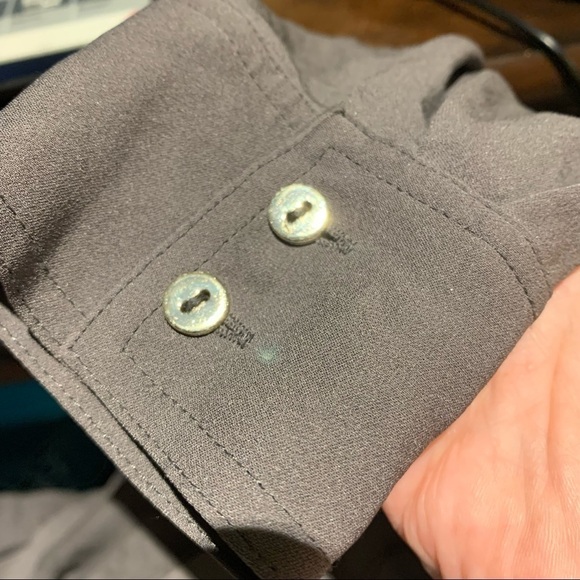 𝅺WILFRED Aritzia Silk Blouse Gray Crepe V Neck Front Back XS Classic Minimalist - Picture 8 of 9